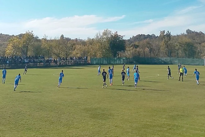 Fotbal. Liga 3. Remiza muncita pentru jiulisti
